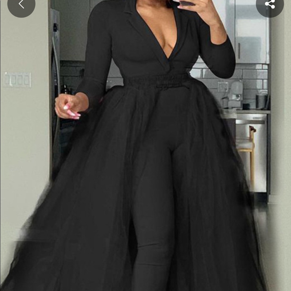 2PC Set - Black Fashion V Neck Plus Size Jumpsuit w/Detachable Tulle Skirt
